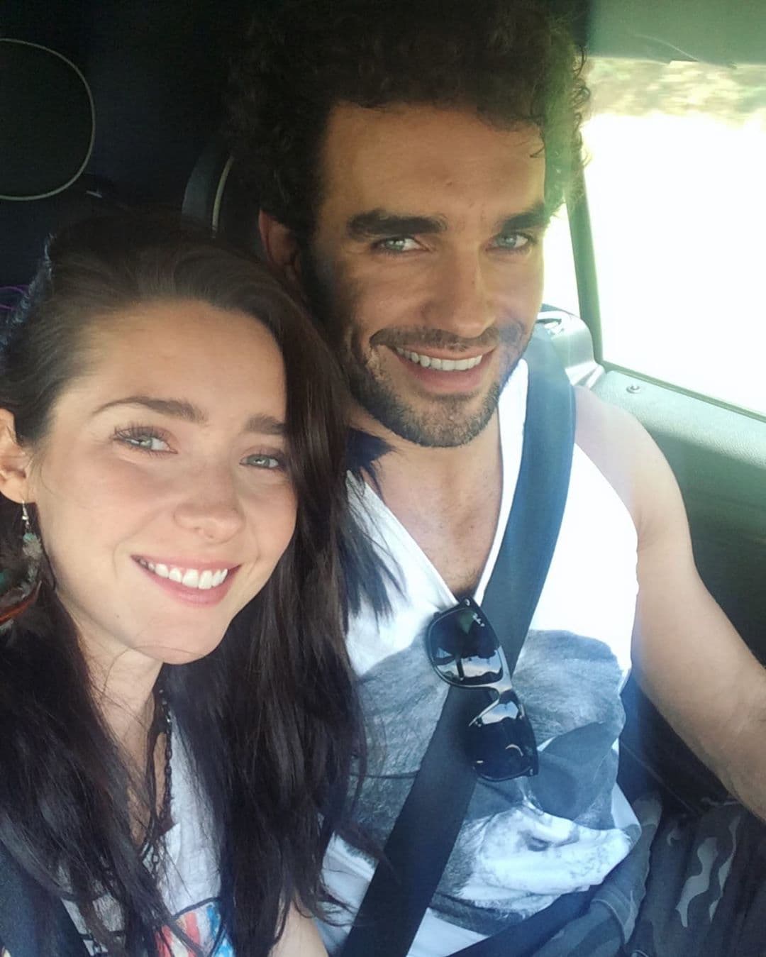 Sin entrar en detalles, Ariadne comentó que la tercera vez que coincidió con Marcus Ornellas atravesaba por un momento complicado, pues acababa de terminar una relación. Sin embargo, puntualizó que un año más tarde todo se acomodó y finalmente concretaron su primera cita.