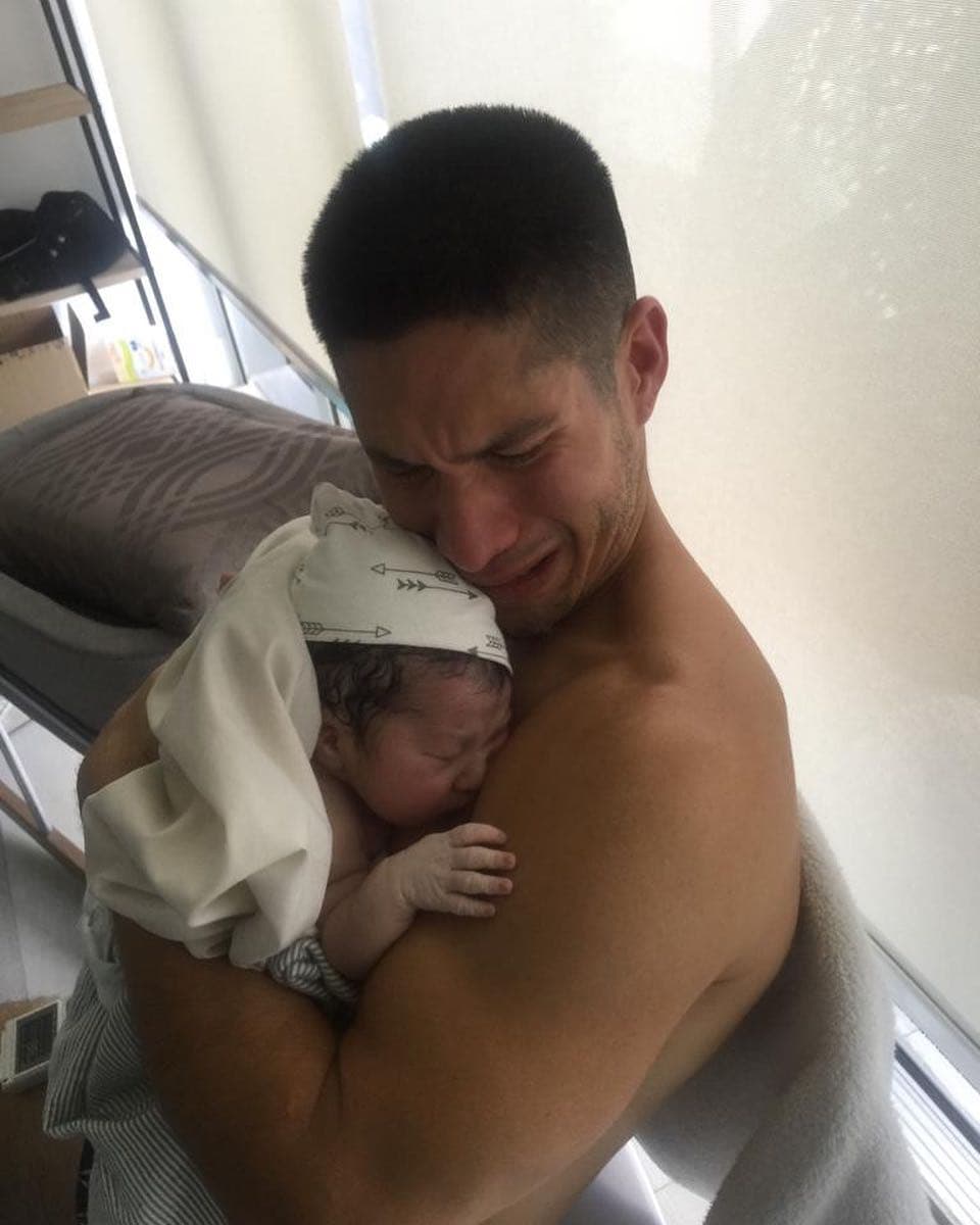 Chyno Miranda junto a su hijo Lucca