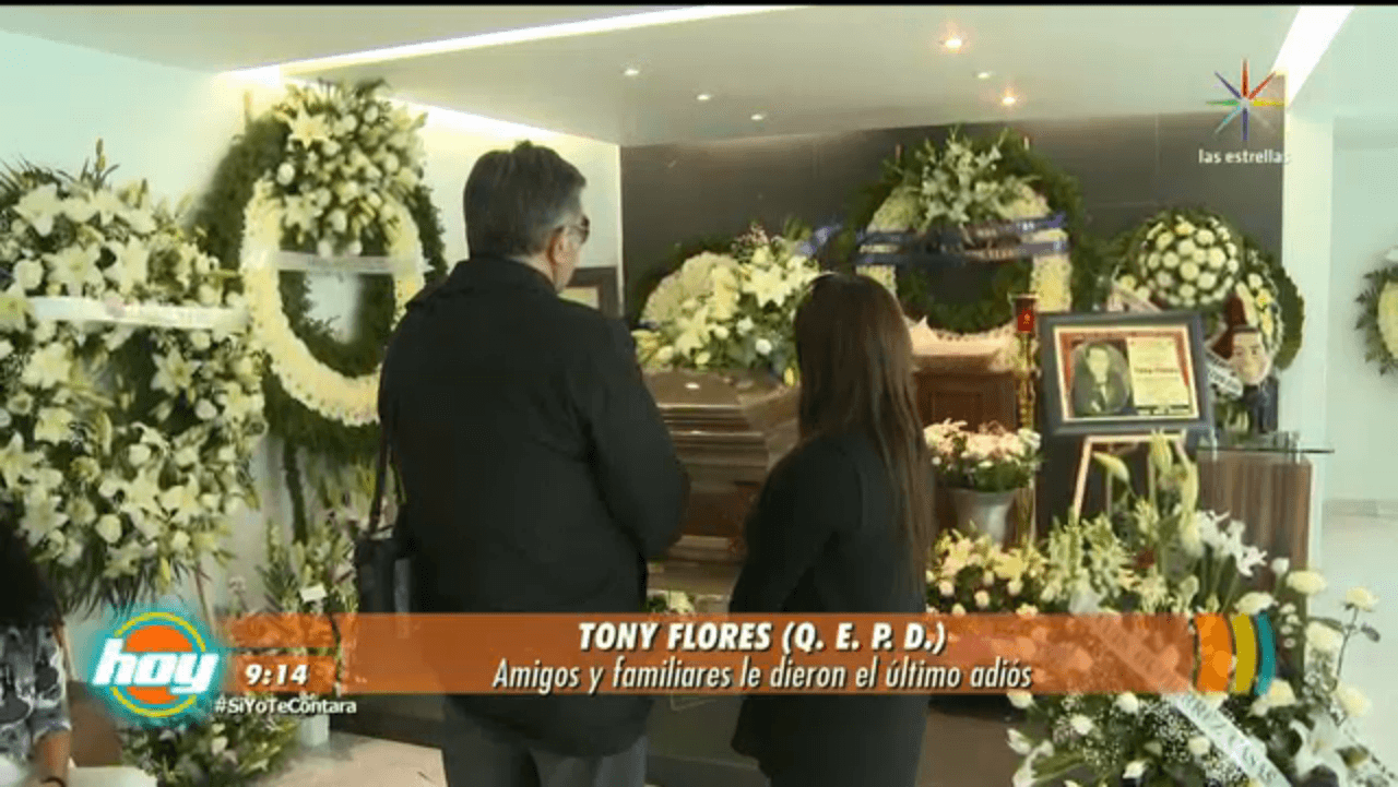 Amigos y Familiares despiden a Tony Flores