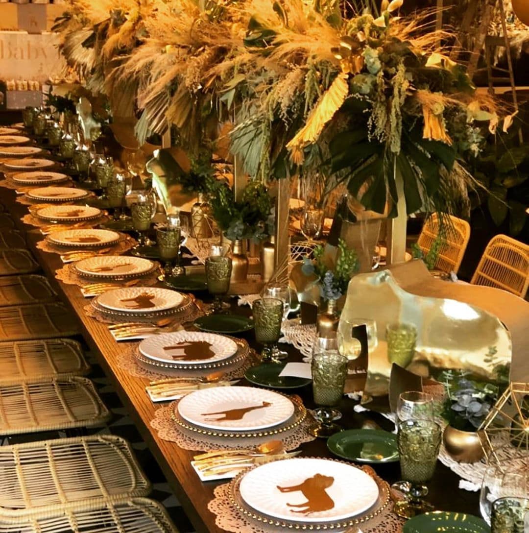 En otra publicación, Sherlyn dejó ver a algunas de las invitadas al baby shower, al que asistieron famosas como Karla Pineda, Fabiola Guajardo, Bárbara Islas, Haydee Navarra, entre otras.