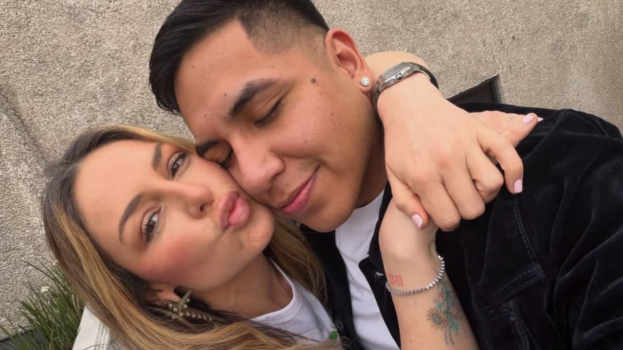 Gema Garoa y Ese Pérez se convierten en Renata y Ulises de Amarte Duele: dónde ver la película