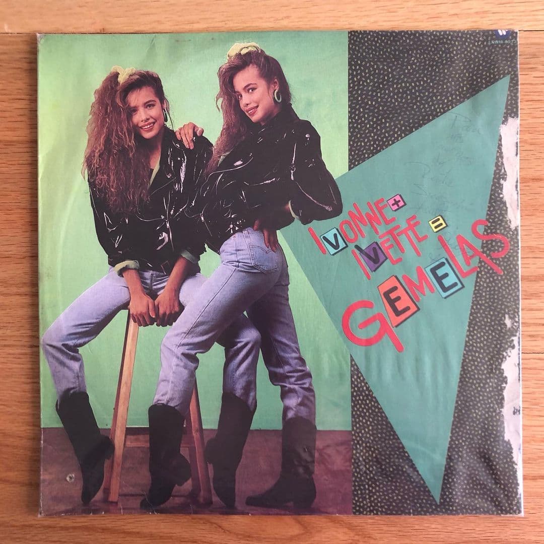 Con el paso de los años, las gemelas favoritas de México comenzaron a destacar por su personalidad, su figura, pero sobre todo, por su talento en la música.