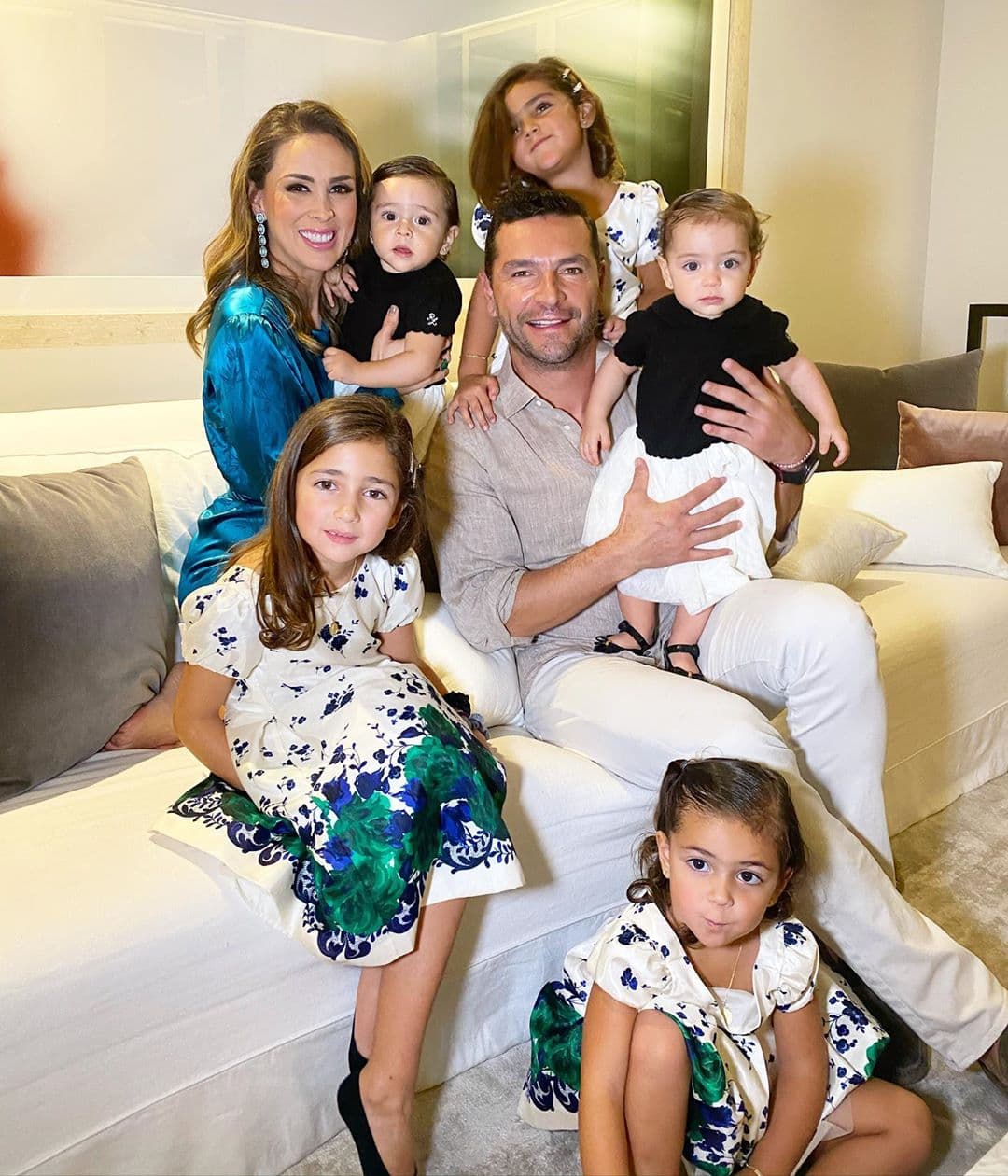 Hijas de Jacky Bracamontes debutan en TikTok y se vuelven tendencia: ‘Qué dulzura de niñas’