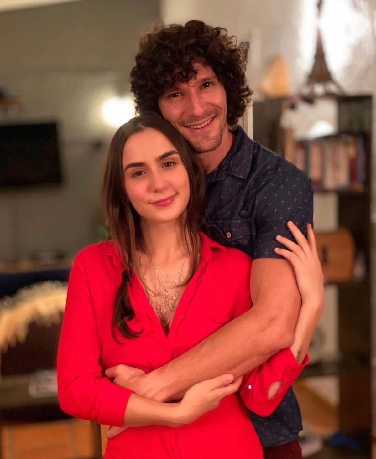 La historia de amor de Julia Urbini y Francisco Pizaña quedó plasmada en la telenovela ‘Caer en tentación’ en 2017, donde, también, hicieron pareja. Hasta la fecha, los famosos siguen muy enamorados.