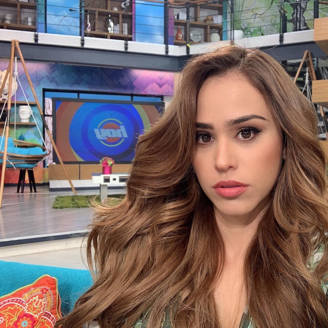 Yanet García se conmueve al recordar su pasado vendiendo elotes y atendiendo una tienda de abarrotes
