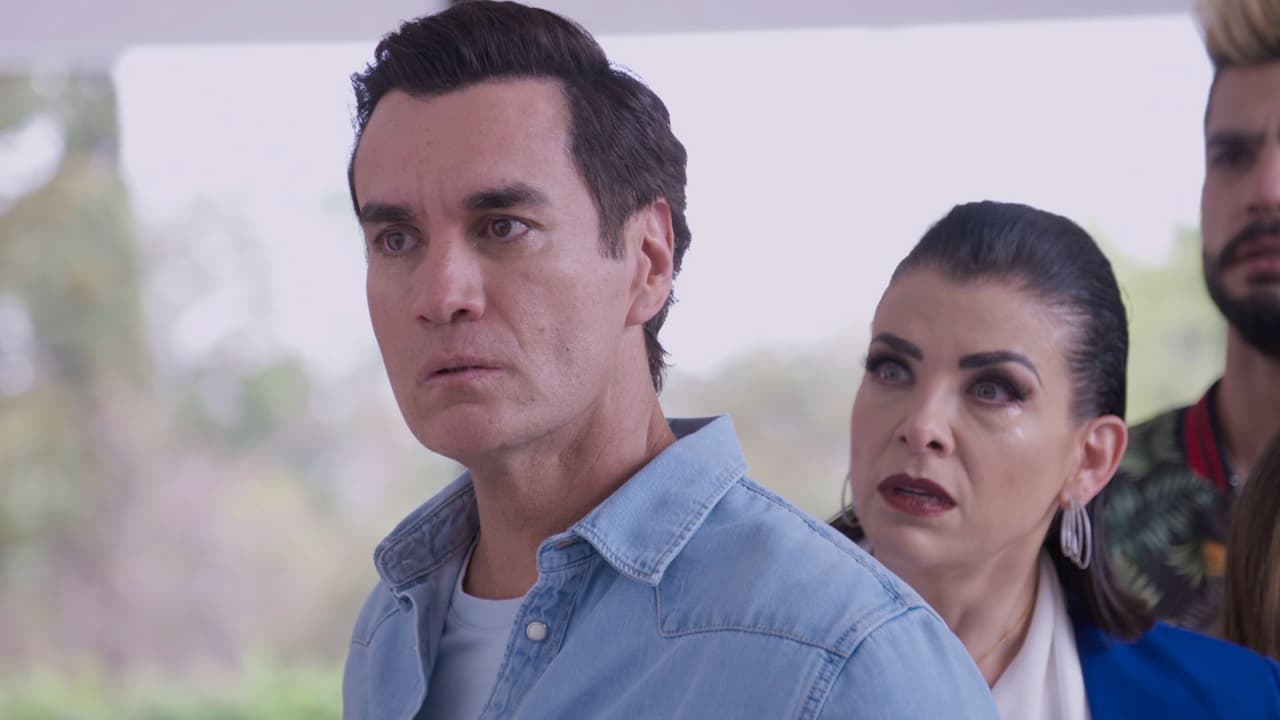 'Chente', para defender a la mujer que ama, intercambia papeles con 'Natalia' y decide irse con el maleante...
