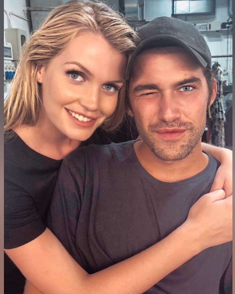 Al joven lo han ligado sentimentalmente ni más ni menos que con Kitty Spencer, sobrina de la fallecida Lady Di; sin embargo, la modelo británica negó el romance.