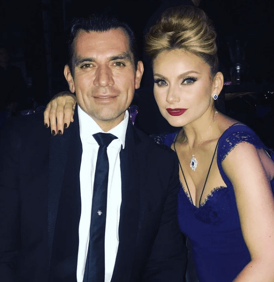 La actriz Elizabeth Álvarez también es un talento en la cocina, por lo que ahora forma parte del programa con una sección culinaria. En cuanto al hombre que ocupa su corazón es el actor Jorge Salinas, quien es su esposo desde 2011, y con quien tiene dos hijos: Máxima y León.