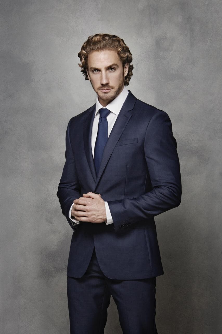 “Mi táctica para ligar es ser yo mismo”: Eugenio Siller regresa a México con ‘Todos caen’