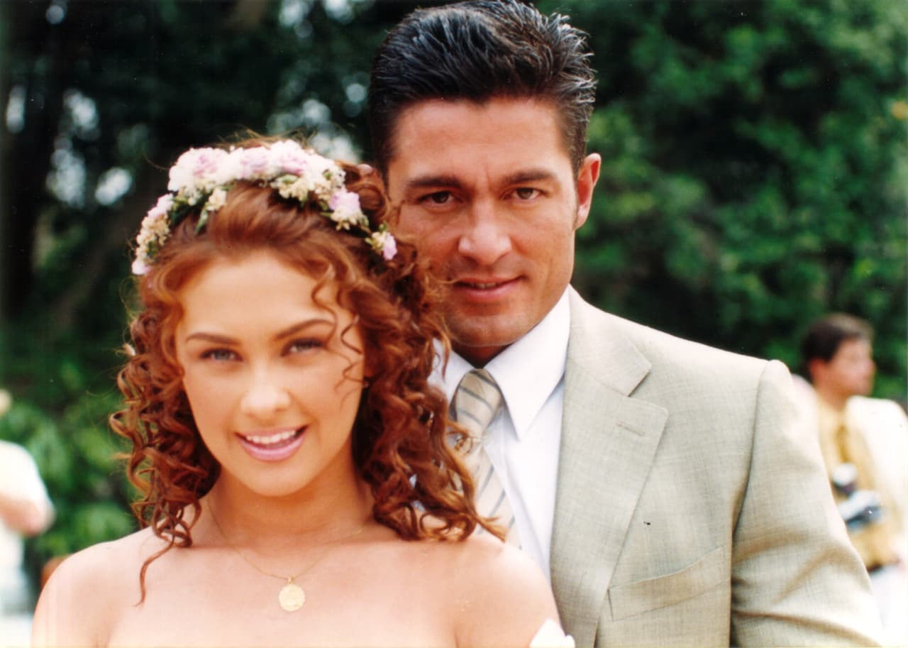 Fernando Colunga y Aracely Arámbula en Abrázame muy fuerte.