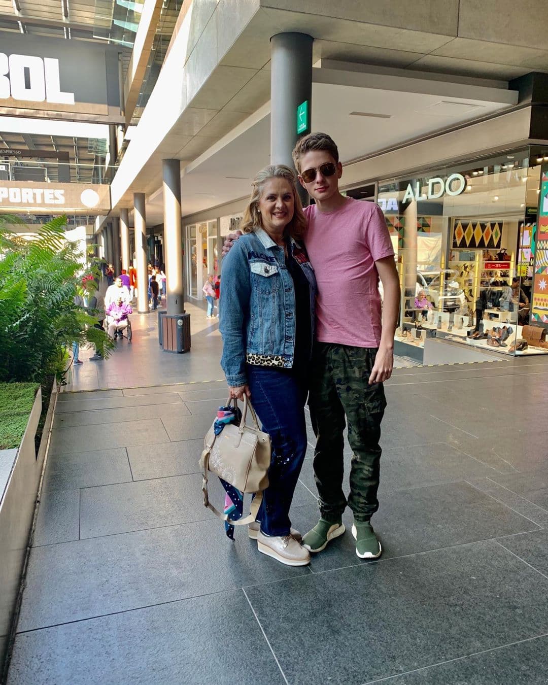 Erika Buenfil presume el radical cambio de look de su hijo Nicolás: ‘Quedó chulísimo’