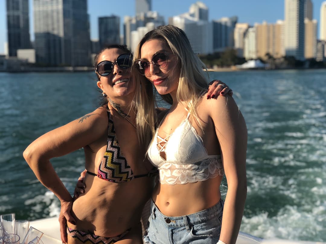 Exmaquillista de Alejandra Guzmán afirma que Frida Sofía golpeó a su madre: "Se suelta como loca"