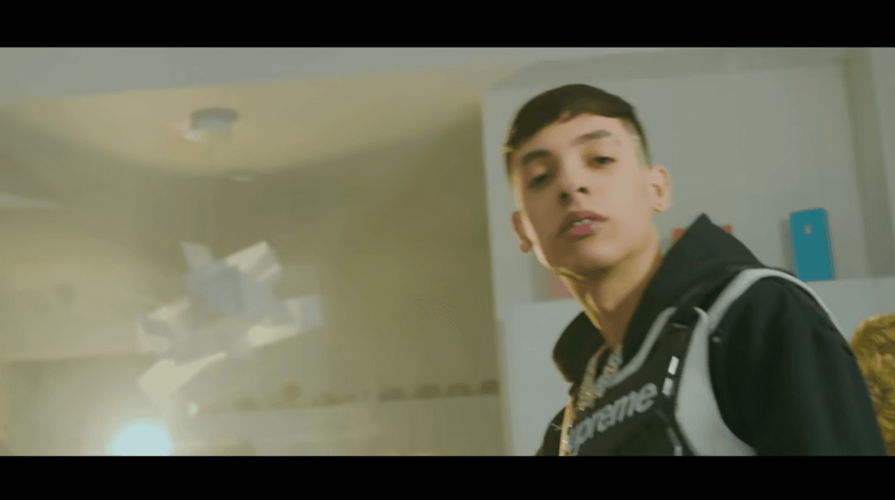 Ante la respuesta de Pepe Aguilar, Natanael Cano, joven intérprete de ‘Corridos Tumbados’, recurrió a sus redes sociales y criticó las palabras del artista. “Que alguien le explique a Pepe Aguilar, pobrecito, que no sabe qué son los corridos tumbados y que para todos hay gusto… si todos tienen gustos diferentes, ¿por qué abres el hocico? Ahí vas a tirar m***** con las palabras más m***** que pueden existir, pinche viejo p******. De mi parte te puedes ir a la v****, tú y tus fans que ya están en la tumba, no existe ni uno, ni a mi jefa le gustas wey”, comentó.
