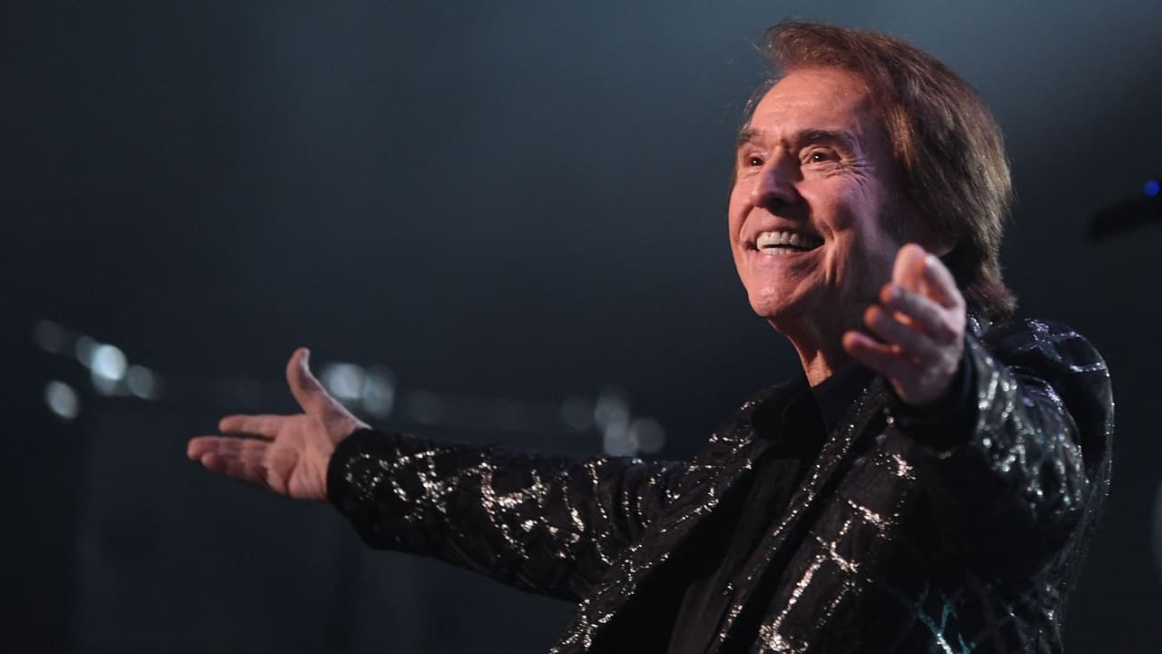 Raphael regresa a los escenarios tras ser hospitalizado por un linfoma cerebral; revela detalles de su estado de salud