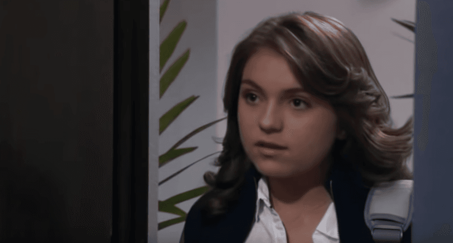 5. Pese a ya haber tenido algunas apariciones en programas como 'Skimo', 'La Rosa de Guadalupe' y 'Como Dice el Dicho', Sofía Castro realizó su debut en las telenovelas con una pequeña participación en 'Teresa' con el personaje de 'Lilia'.