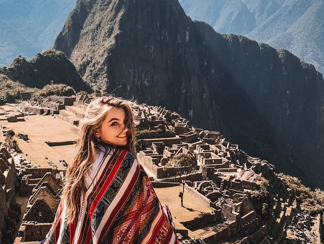 La actriz también habló por su amor por la comida mexicana: “Mucha gente piensa que como muy saludable, aunque trato de comer así, pero lo mío es la garnacha, el taco, el chilaquil, las tortas, me fascinan. Pero lo que más disfruto de la garnacha es un buen pozole y unos tacos de barbacoa”.
