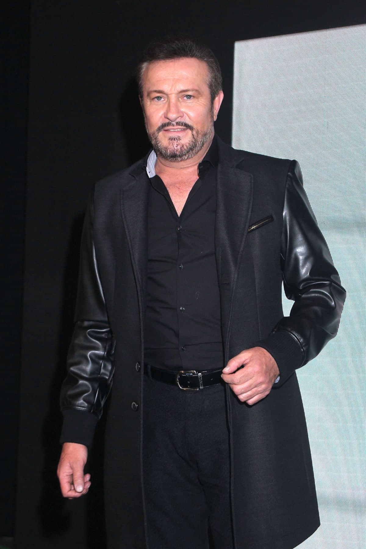 Arturo Peniche aclara cómo se lleva con su hermano, que es actor