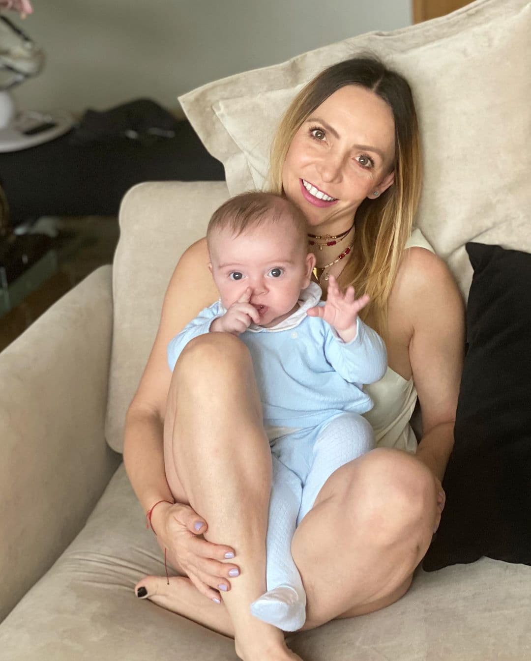 Erika Zaba destapa el accidente que tuvo su hijo Emiliano: “Se me cayó”