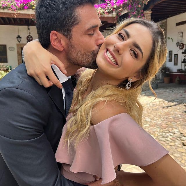 Michelle Renaud presenta a sus 'nuevos bebés' con Matías Novoa