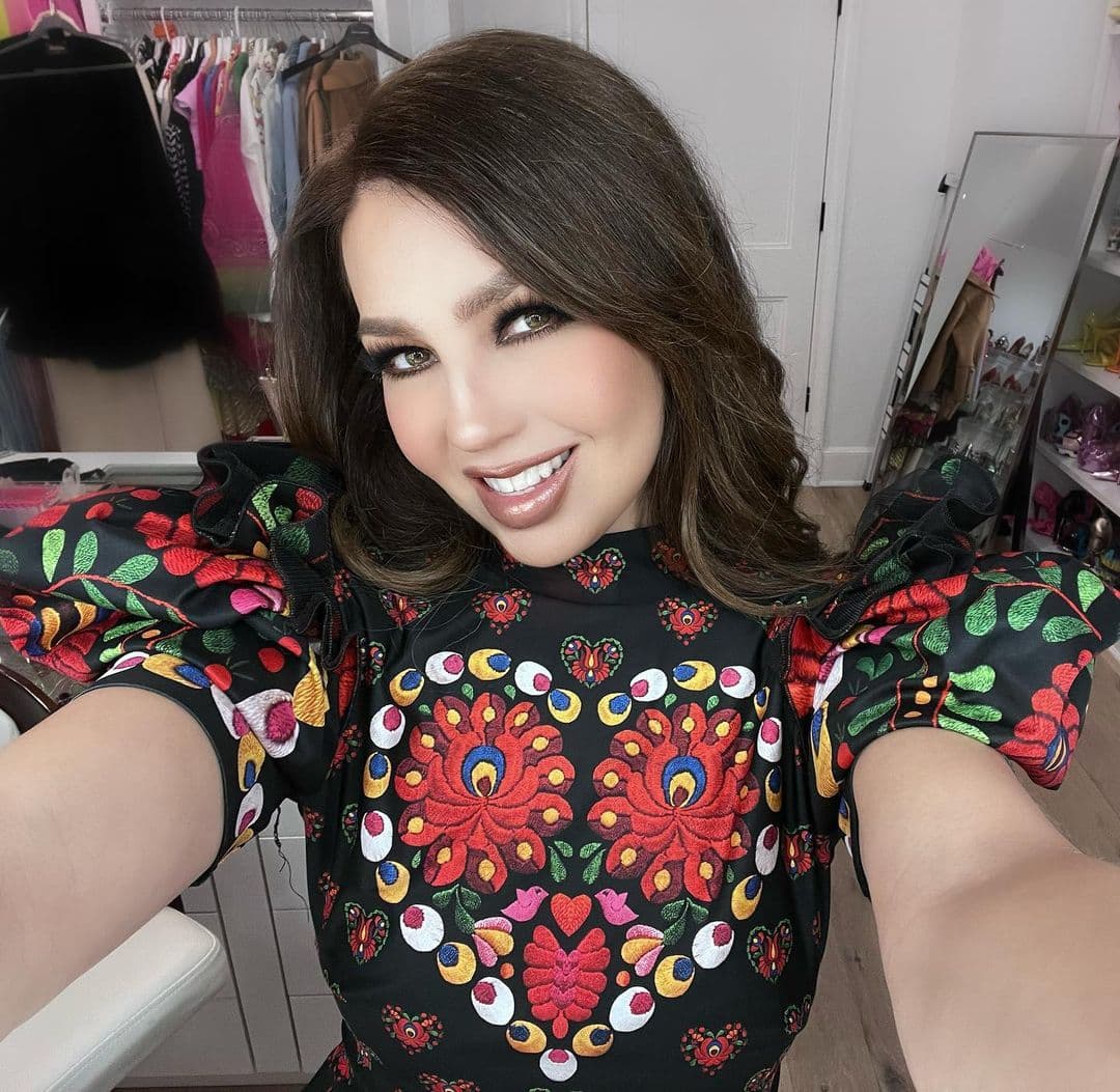 Thalía presume impresionante colección de Barbies