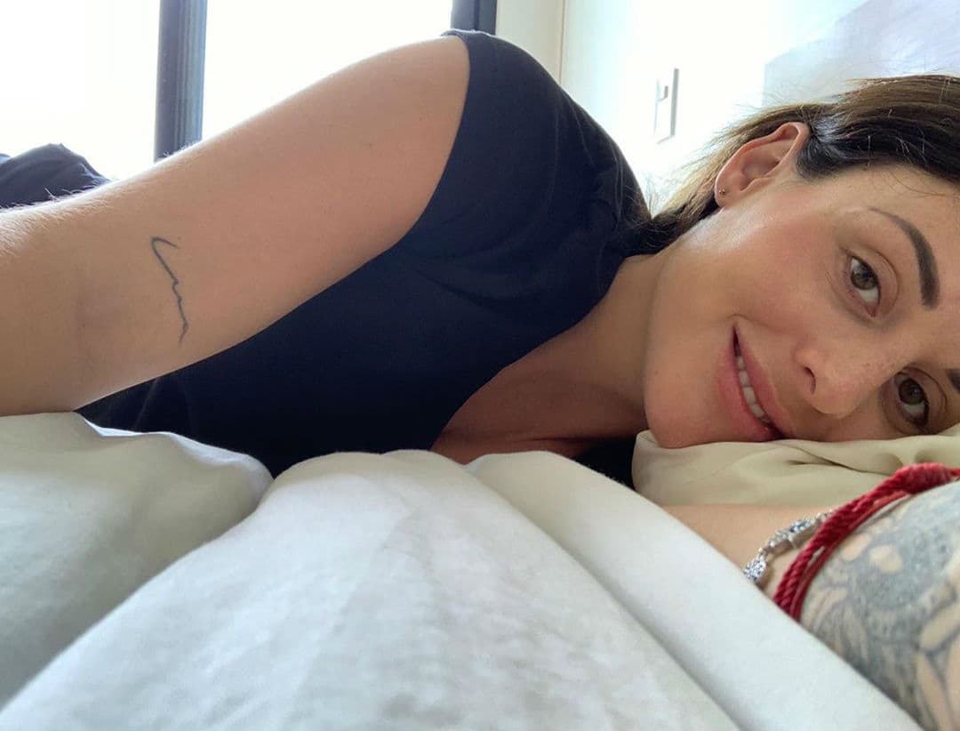 Zuria Vega luce abdomen plano a casi un mes del nacimiento de su hijo Luka