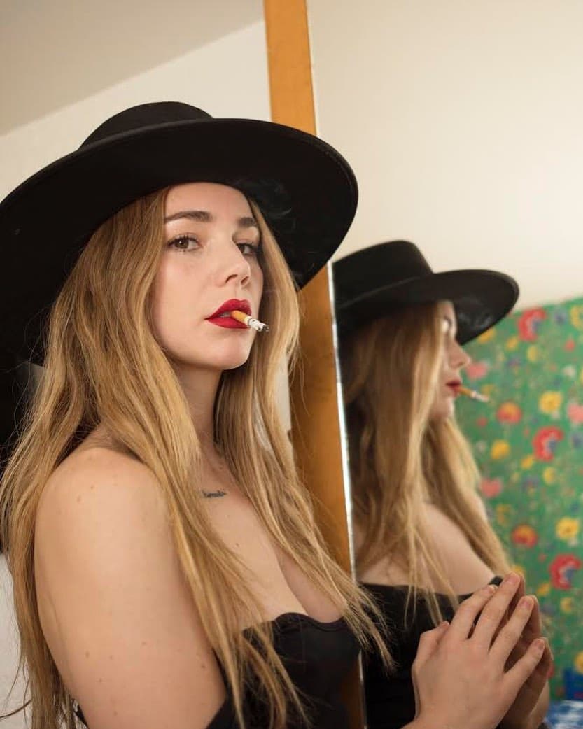 Camila Sodi causó revuelo el lunes pasado al revelarse el romance que mantiene con la expareja de Ana Brenda Contreras, el actor español Iván Sánchez, con quien fue captada, muy cariñosa, durante su más reciente visita a Ibiza.