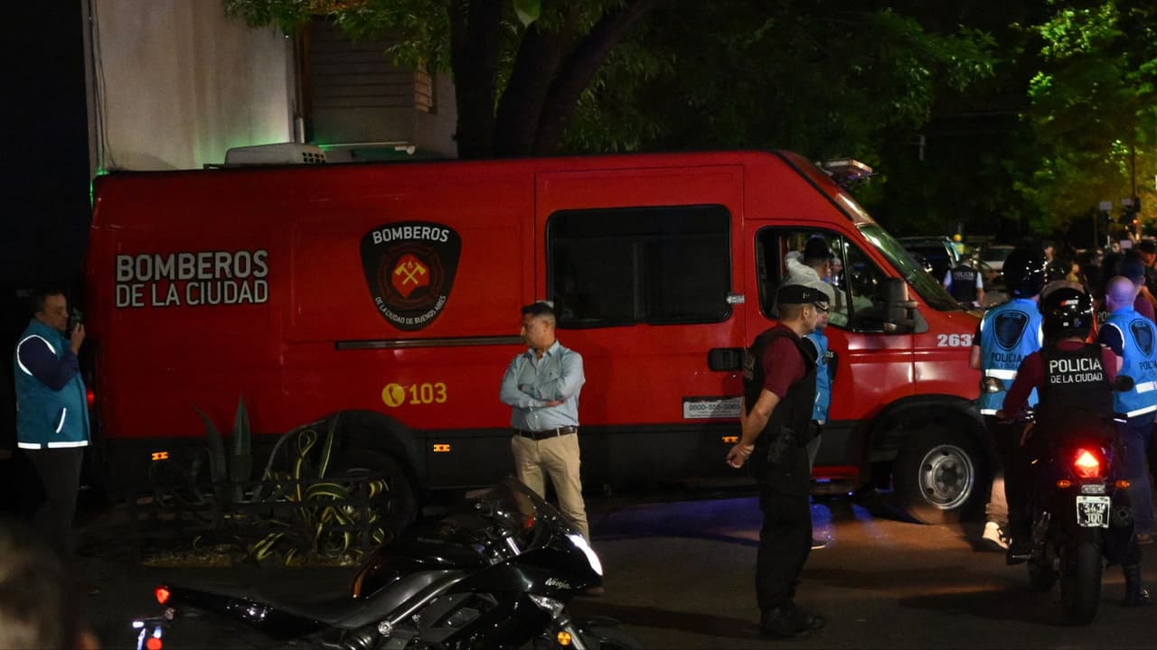 Los bomberos de Buenos Aires, Argentina, sacaron el cuerpo de Liam Payne