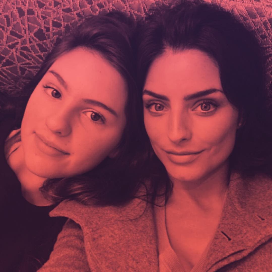 Hace unos días, Aislinn Derbez reveló en una plática con Alessandra Rosaldo que ella jamás se sintió una mala madrastra con Lorenza, la primogénita de Mauricio Ochmann, y que, en estos seis años de relación, fueron buenas amigas.