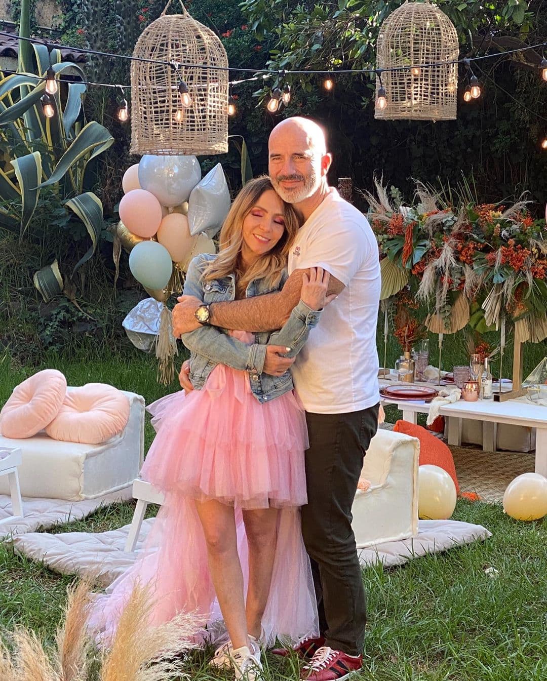 "Sí tendremos festejo pero diferente, no menos importante no menos simbólico, recibo estos 42 años, bien, todavía uso mis shorts de hace 10 años".