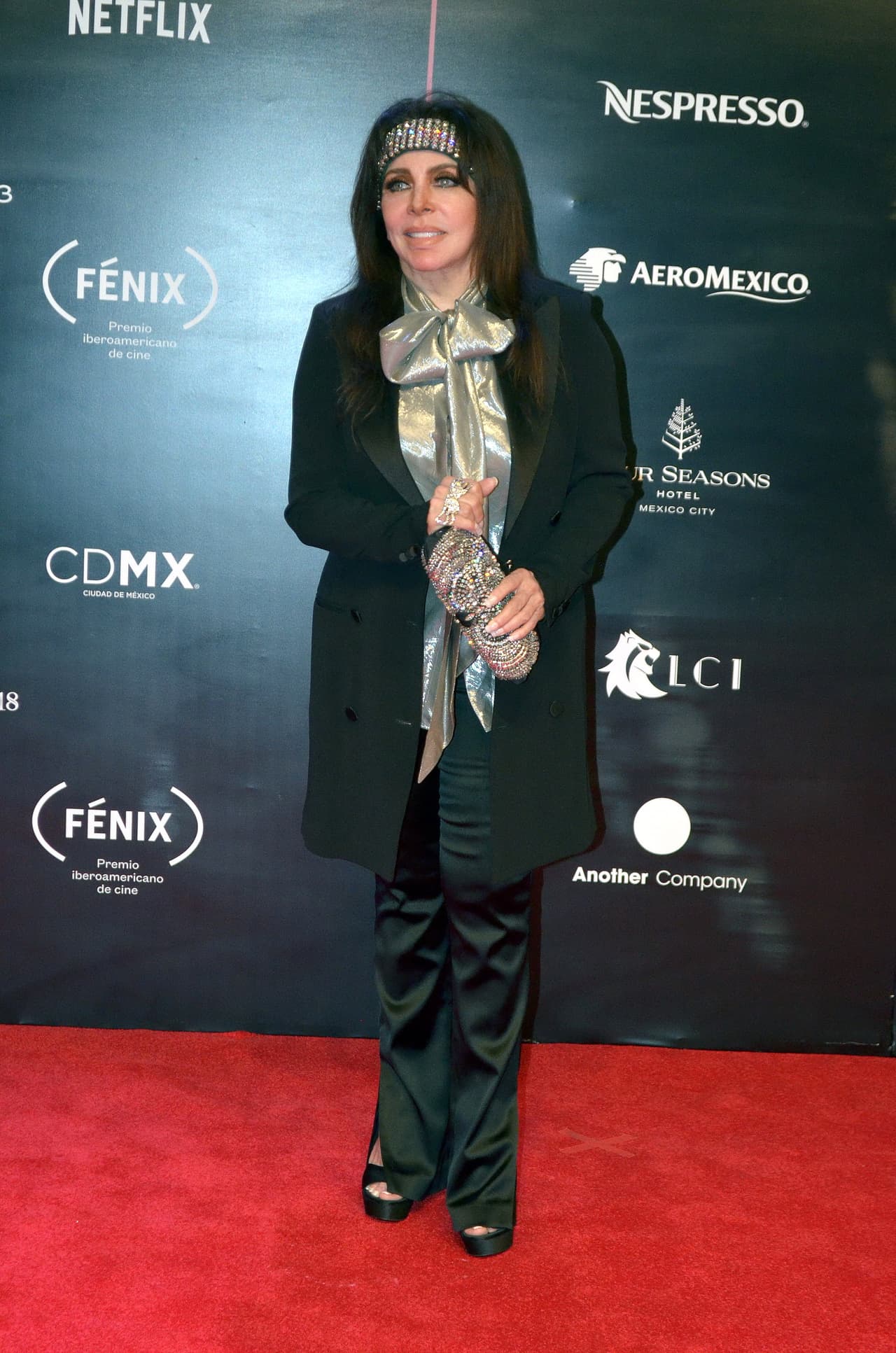 En el mensaje de despedida que le dedicó a Maradona, la ex jueza de Pequeños Gigantes agradeció también al periodista por aquel encuentro del que nació una hermosa amistad con el futbolista: "Gracias Fer por esa invitación para ser su madrina desde allí comenzó una gran amistad con el campeón amigo y gran persona. MARADONA Los extrañaremos siempre QEPD".