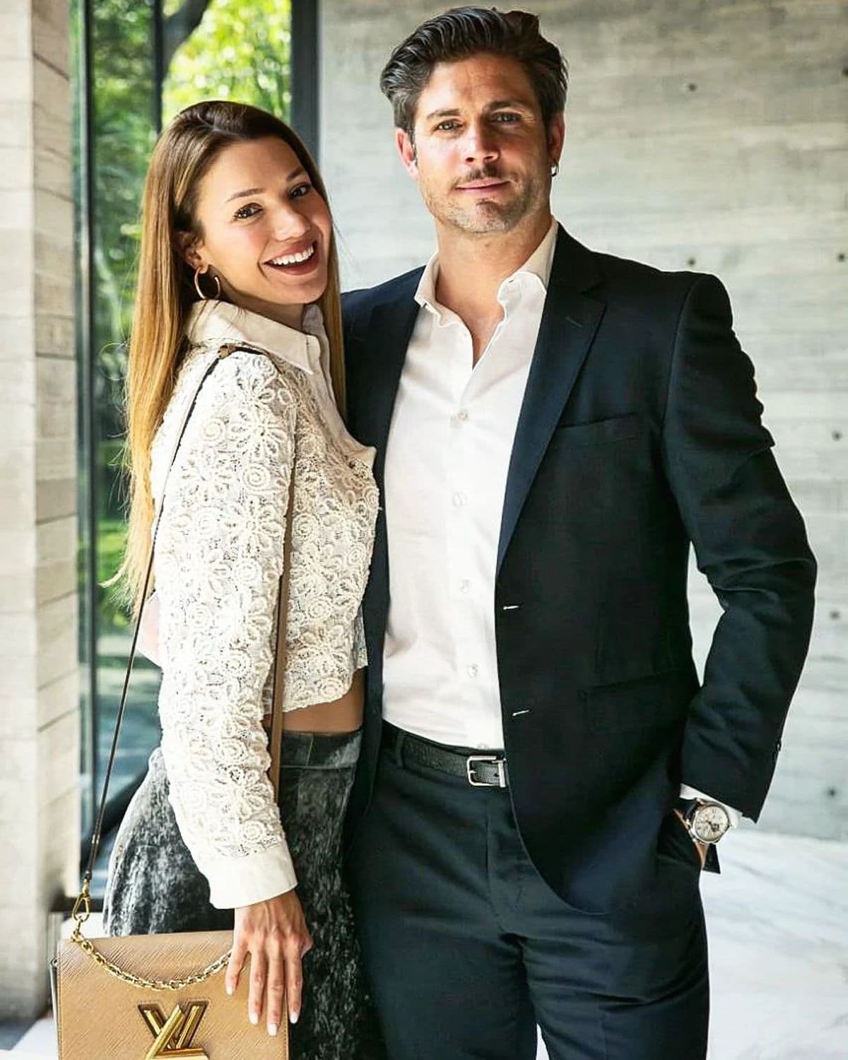 Tras su ruptura, el primero en creer nuevamente en el amor fue el argentino, quien casi tres semanas después se dejó ver en una situación romántica con Isa Valero.