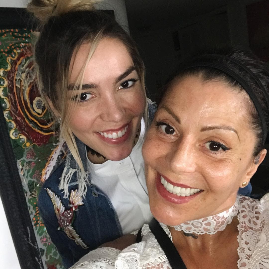 Pese a súplica de su mamá, Frida Sofía contesta: “Yo no tengo nada que decirle a la señora Guzmán”