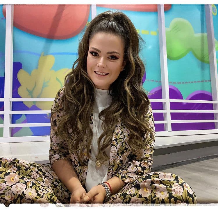 Mariana Echeverría paraliza Internet al aparecer con atrevido bikini y le llueven piropos: ‘Si te calmas’