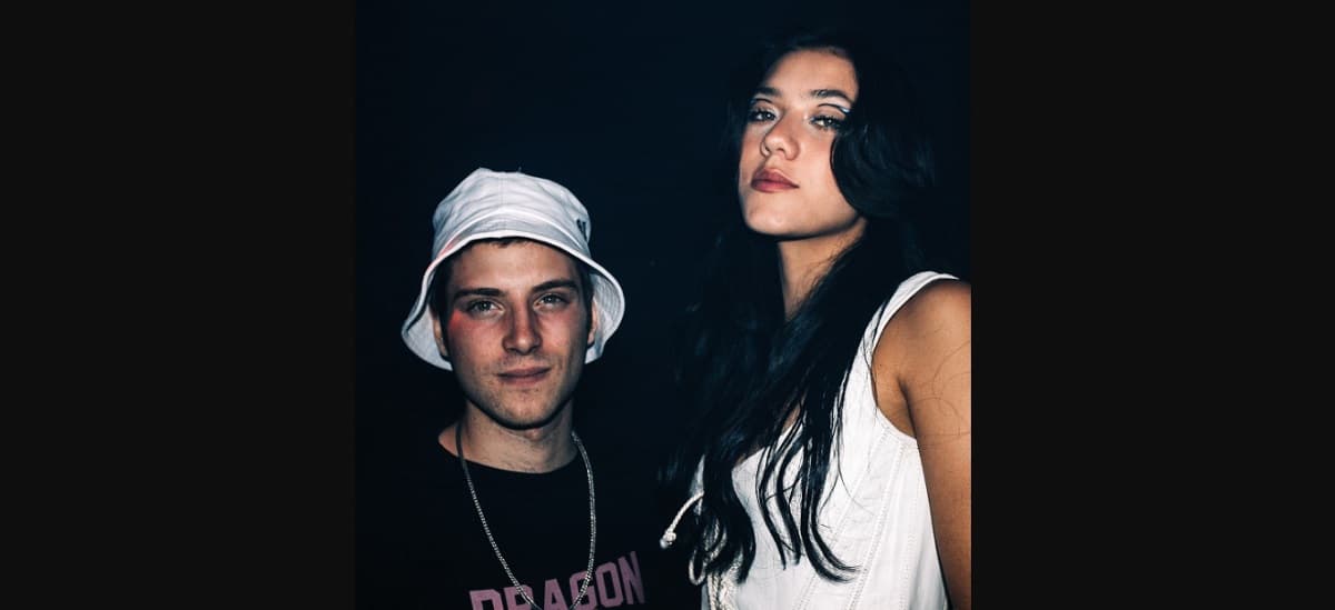 Nicolás, hijo de Ludwika Paleta, dará vida a 'Luis Alberto' en su versión juvenil y en la vida real presume constantemente a su novia Yulianna de Souza.