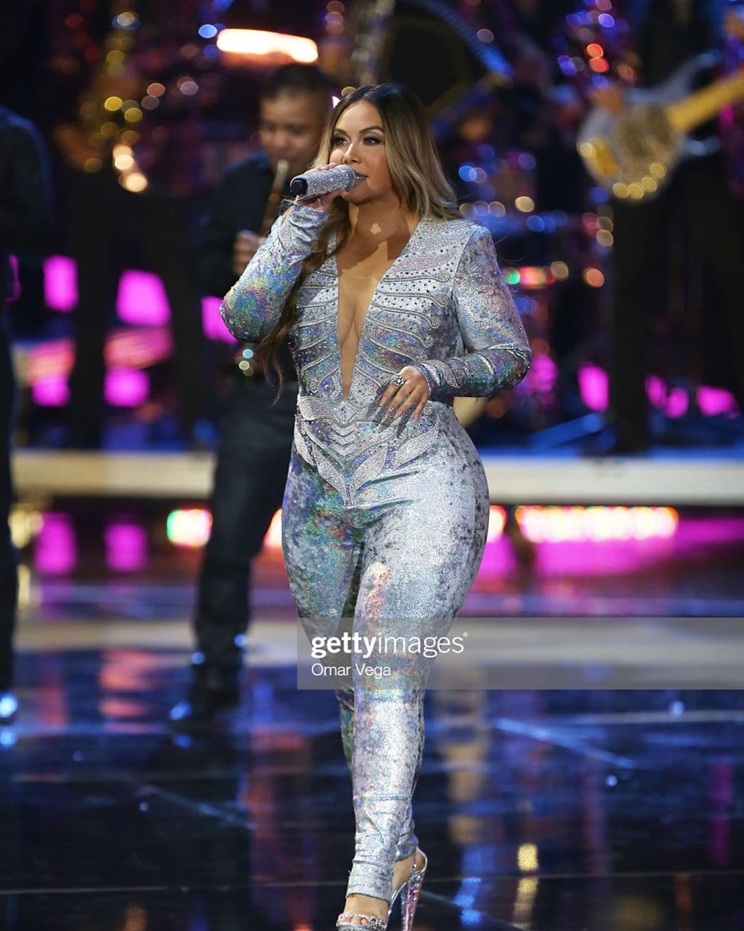 Chiquis dedica emotivo mensaje a su madre, Jenni Rivera