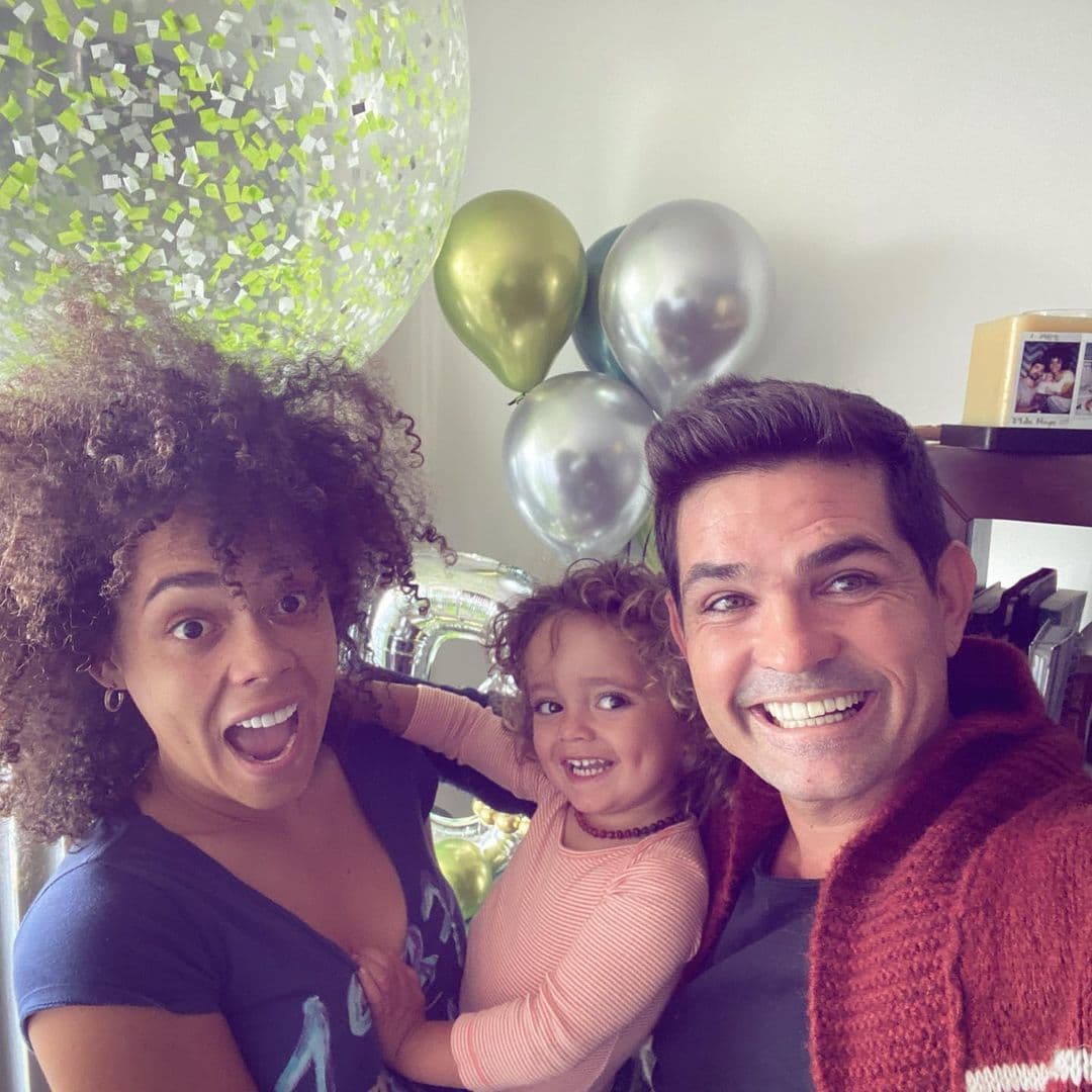 Hijo de Ferdinando Valencia sufre tremendo susto en fiesta de cumpleaños al caerle la piñata encima