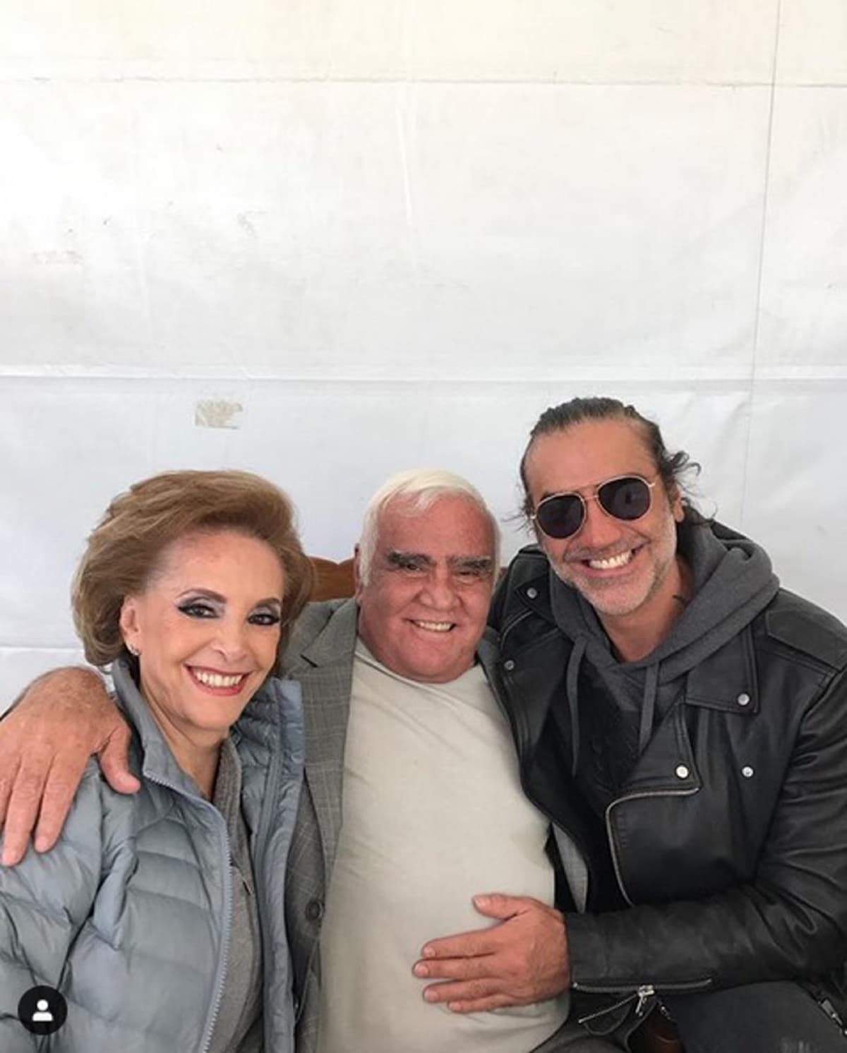 Esposa de Vicente Fernández por fin rompe el silencio y habla del verdadero estado del cantante