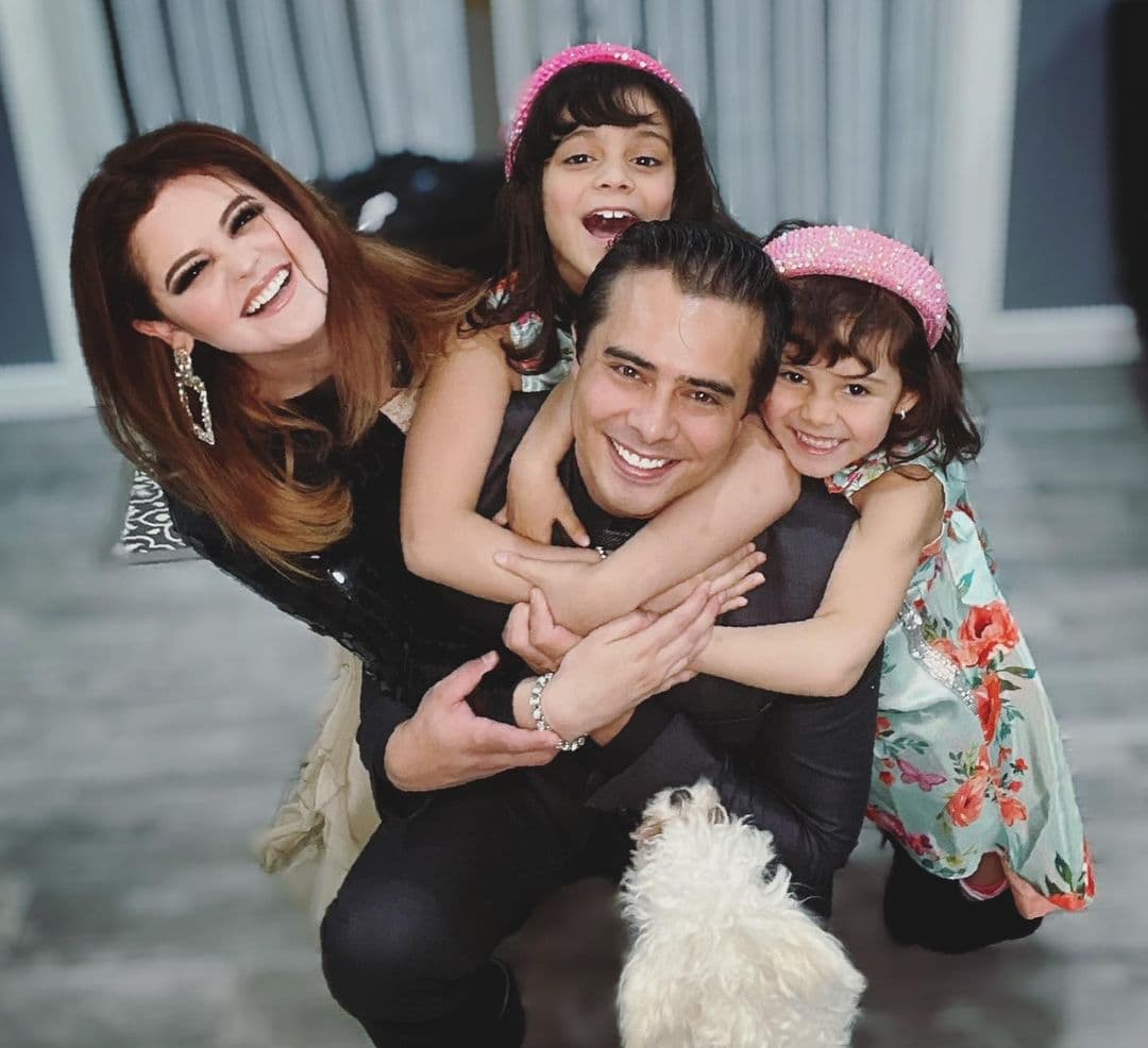 Allisson Lozz no deja de sorprender y ahora compartió innumerables fotografías junto a su esposo Eliu Gutiérrez y sus hijas: London Rose y Sidney. En las imágenes, llamó la atención el espectacular cambio de look de la actriz y lo grande que están sus pequeñas.
