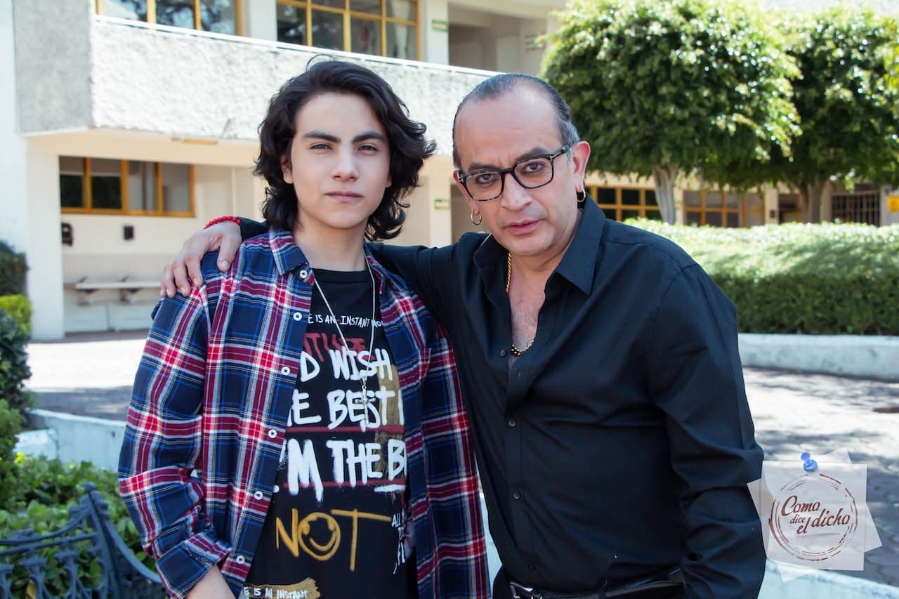 Hijo de uno de los Mascabrothers debuta en Como dice el dicho y su padre conmueve con su reacción