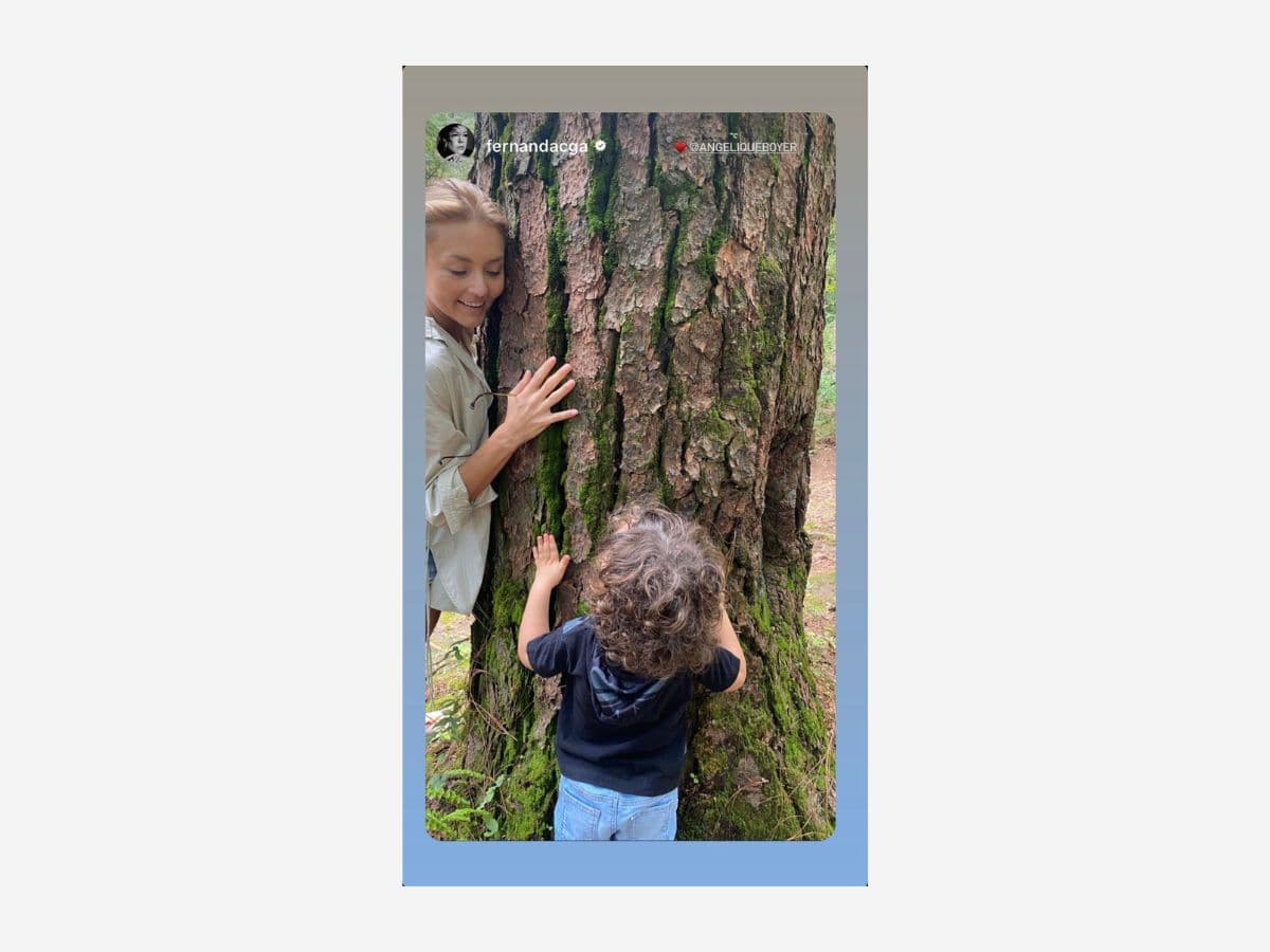 Angelique Boyer jugando con Liam, hijo de Fernanda Castillo