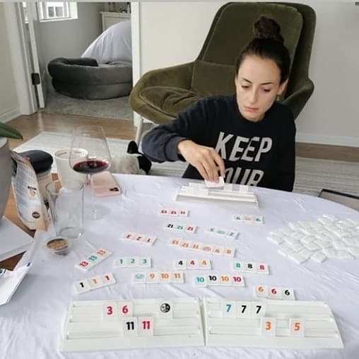 Hace unas semanas, varios medios de comunicación señalaban que la pareja había terminado, solo porque vieron a Marimar con su amigo Juan Pablo Medina, pero ella salió a responder molesta. 
<br>