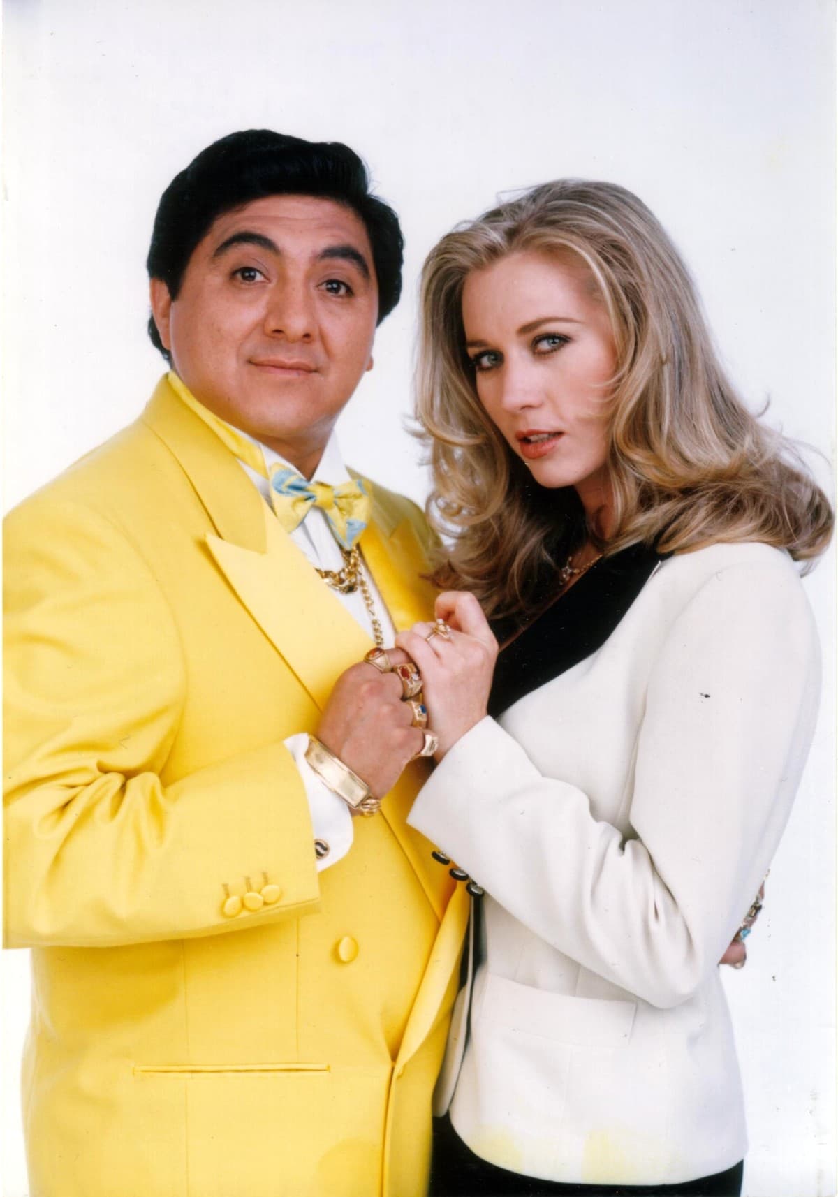 Mónica Dossetti interpretó a Karla Greta Reyes Retana y de las Altas Torres en 'El premio mayor'.