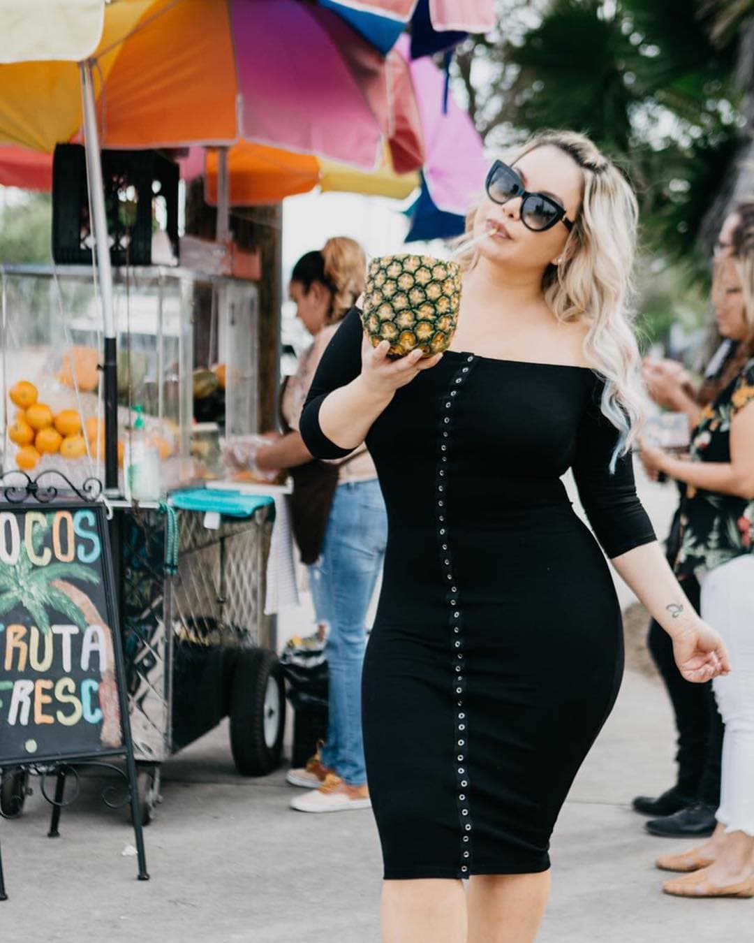 Las curvas de Chiquis Rivera siempre llaman la atención