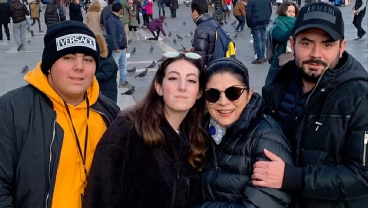 Hijo de Victoria Ruffo presume a su novia como nunca antes en romántica foto