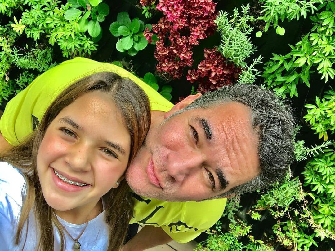 Eduardo Santamarina ‘teme’ que su hija Julia no logre casarse y destapa a quién se parece la menor