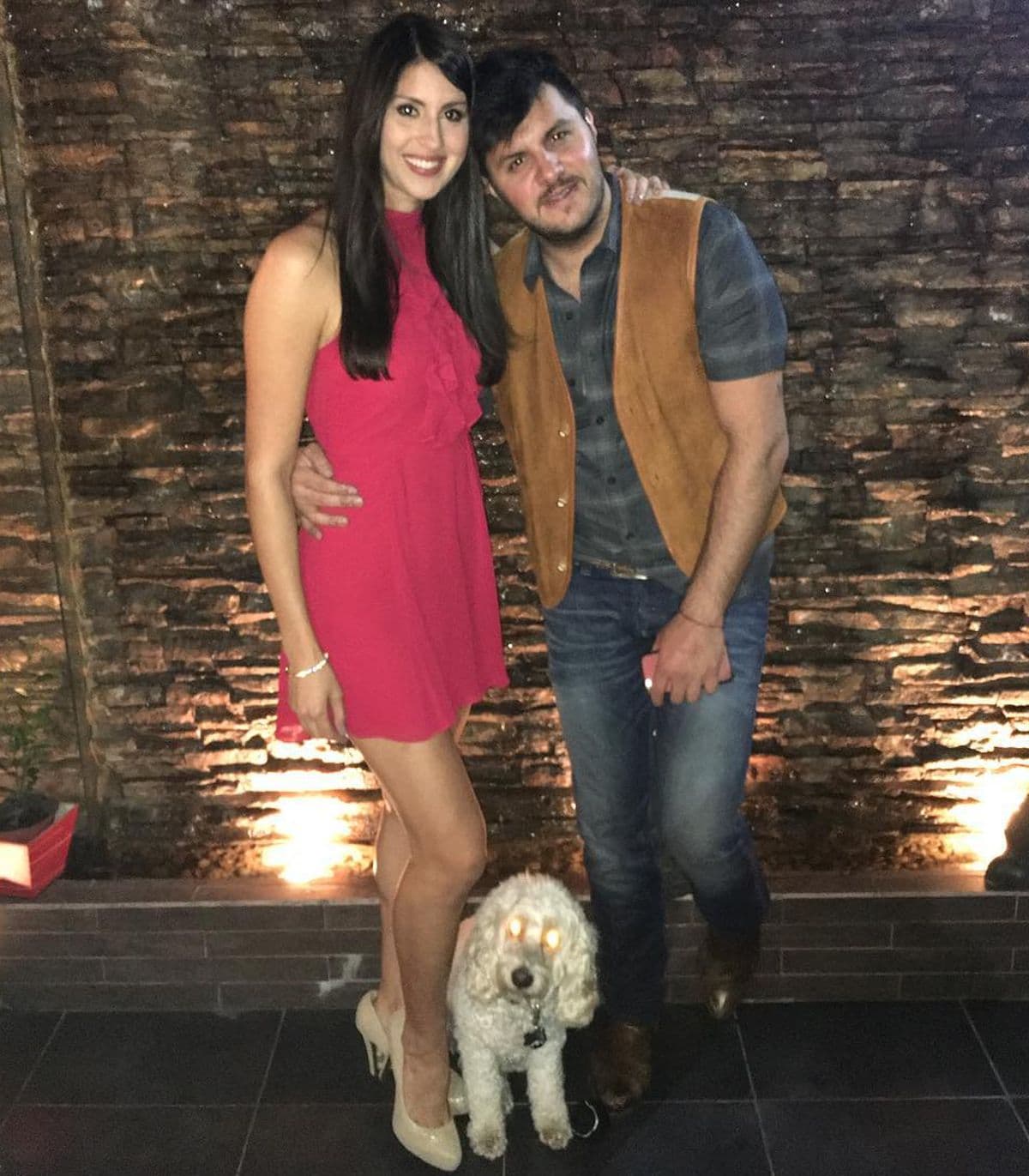 Joely Bernat nació el 10 de enero de 1989 en Puerto Rico; sin embargo a los tres años se trasladó junto a sus padres a Miami y tiempo después se mudó a República Dominicana, para finalmente radicar, desde hace más de cinco años en la Ciudad de México.