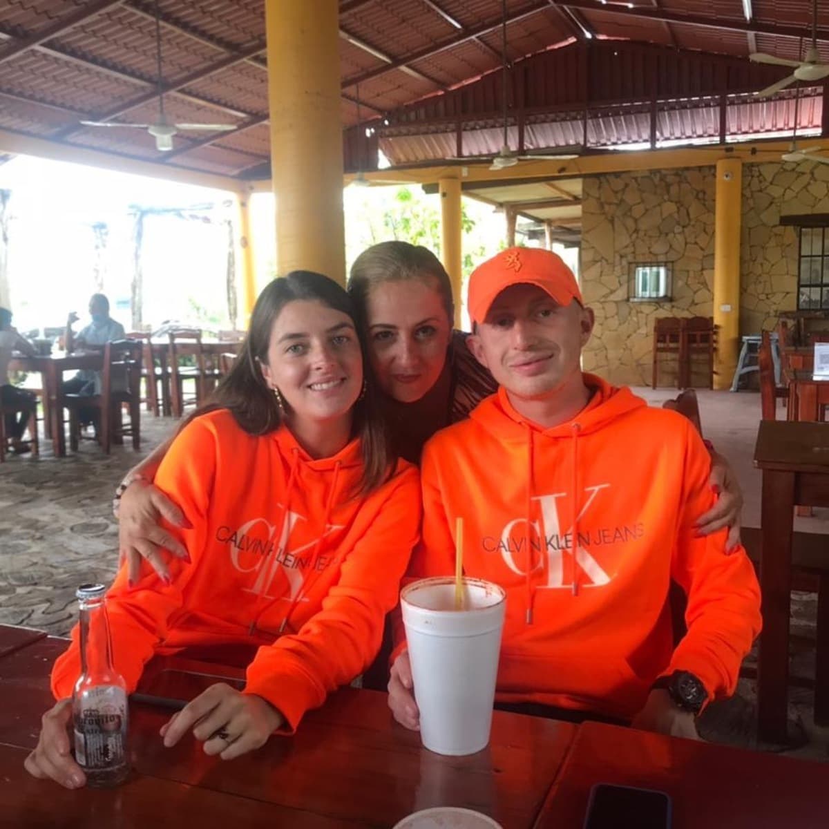 Prometida de Octavio Ocaña explota ante rumor de hospitalización de la mamá del actor