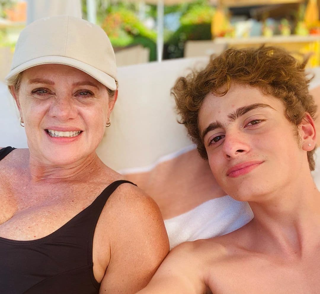 Erika Buenfil presume el drástico cambio de look de su hijo: desde el cabello hasta su perforación