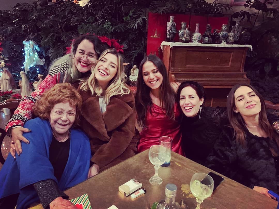 Silvia Pinal comparte postal navideña en familia y fans notan la ausencia de Alejandra Guzmán