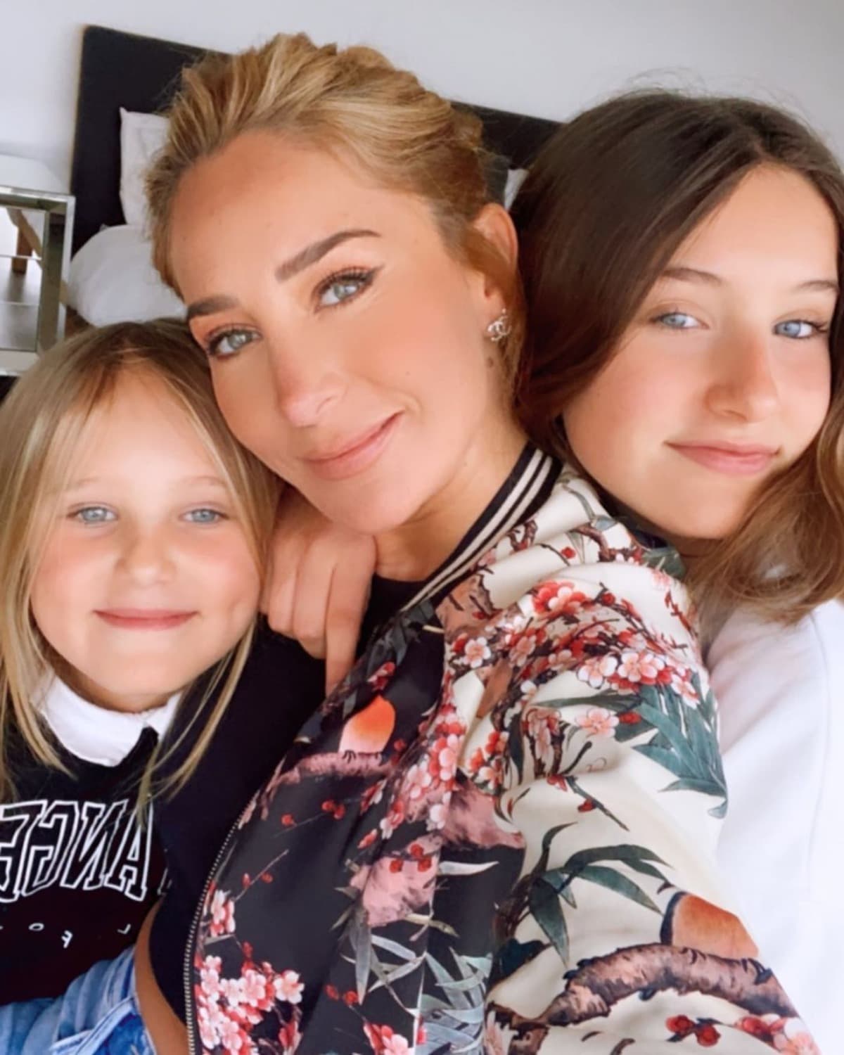 Geraldine Bazán anuncia feliz llegada de nuevo integrante a su familia y muestra reacción de sus hijas